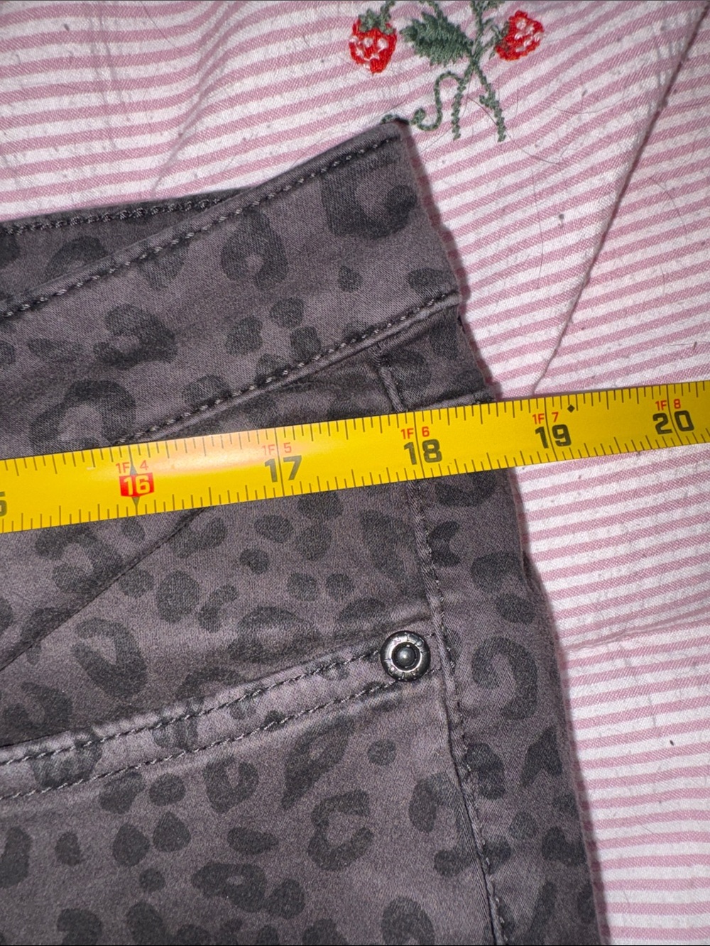 NYDJ Leopard Print - Picture 4 of 7